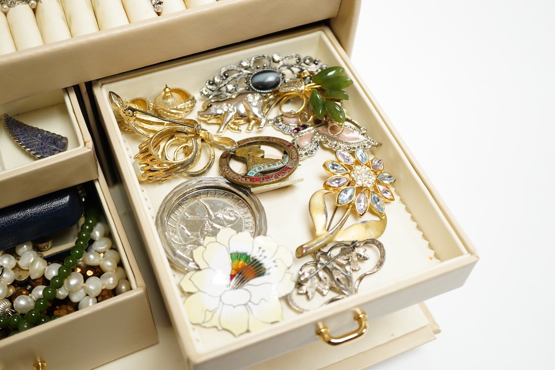 A jewellery box containing mainly costume and other jewellery including, silver and 925 cufflinks, a cultured pearl necklace with silver and paste set clasp and three wrist watches including a steel and gold plated Bulov
